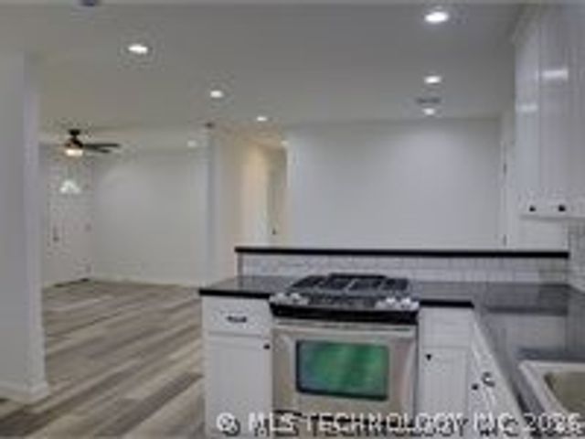 6844 E King Place, Tulsa, OK 74115
