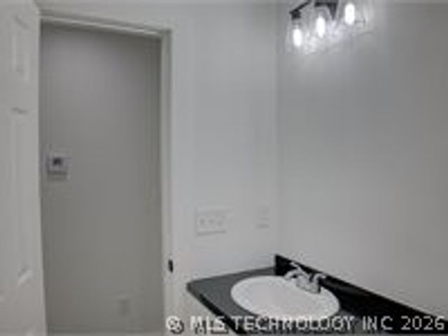 6844 E King Place, Tulsa, OK 74115