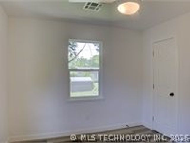 6844 E King Place, Tulsa, OK 74115
