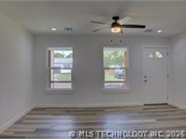 6844 E King Place, Tulsa, OK 74115