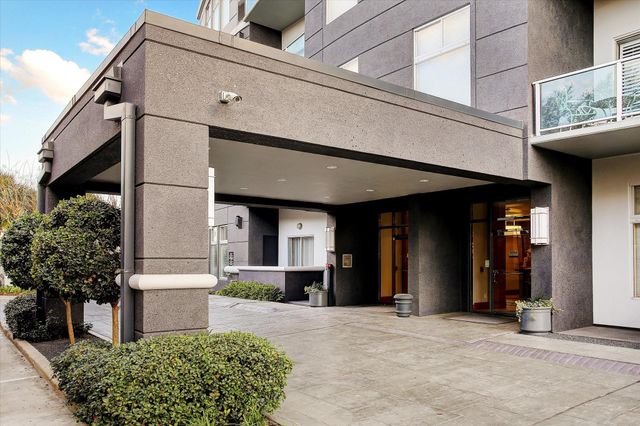 3388 Sage Road 2401, Houston, TX 77056