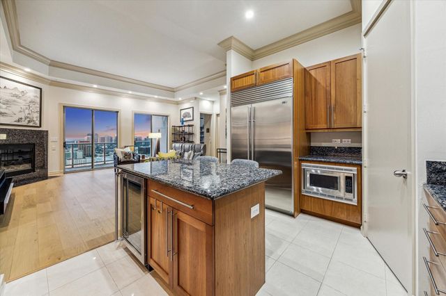 3388 Sage Road 2401, Houston, TX 77056