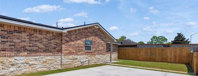 9003 Ledge Street, Houston, TX 77075