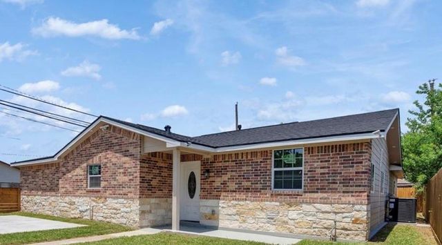 9003 Ledge Street, Houston, TX 77075