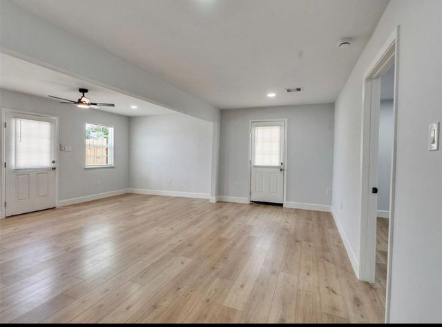 9003 Ledge Street, Houston, TX 77075