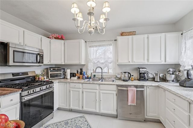 145 Walnut Street, Geneva, OH 44041