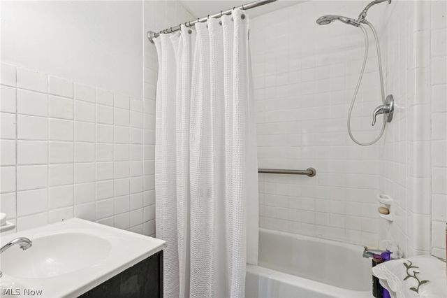 145 Walnut Street, Geneva, OH 44041