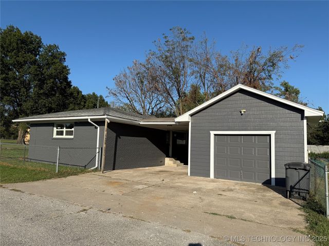 2306 E 48th Street N, Tulsa, OK 74130
