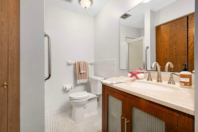 12600 Parkwood Drive 307, Burnsville, MN 55337