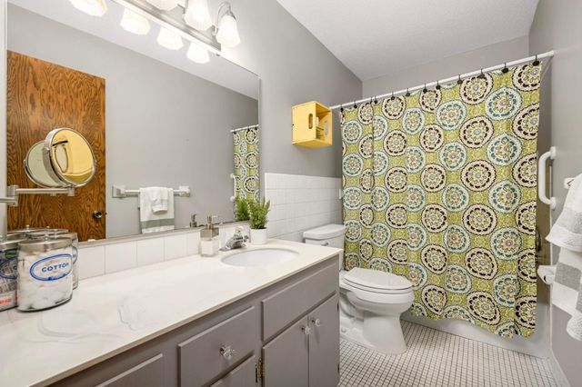 12600 Parkwood Drive 307, Burnsville, MN 55337