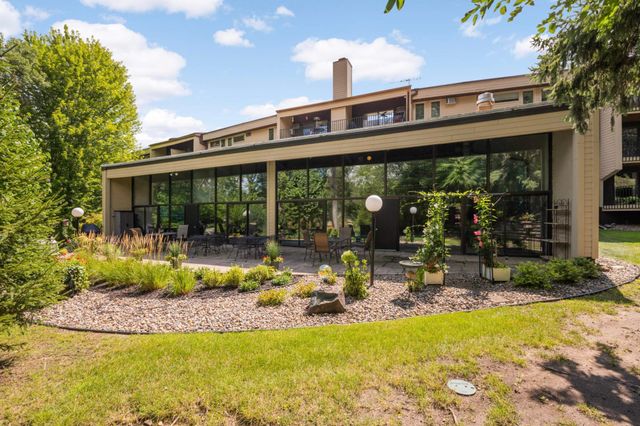 12600 Parkwood Drive 307, Burnsville, MN 55337