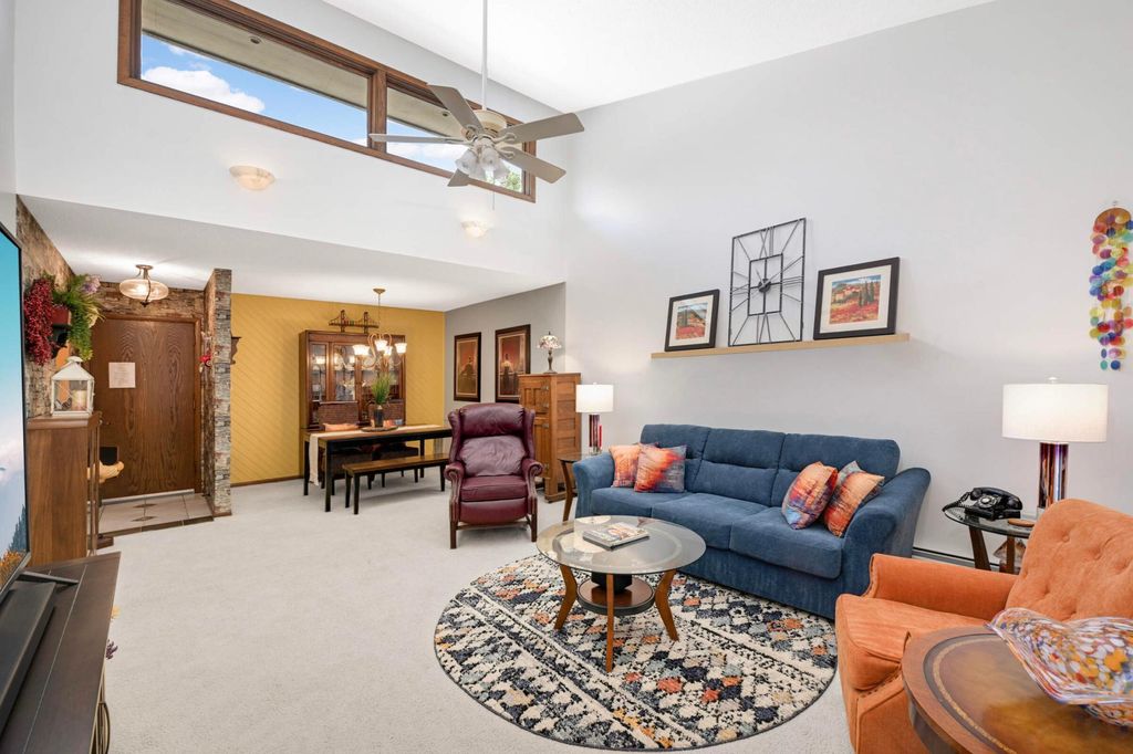 12600 Parkwood Drive 307, Burnsville, MN 55337