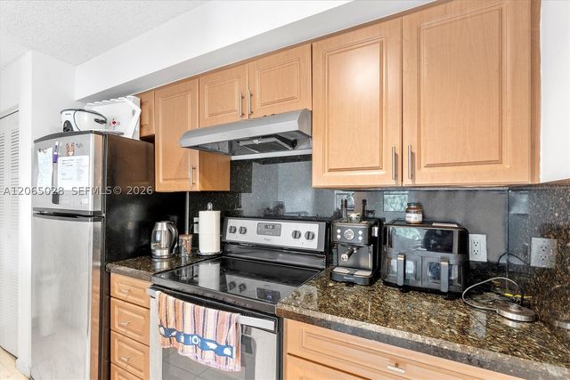 610 S Park Rd 35-1, Hollywood, FL 33021