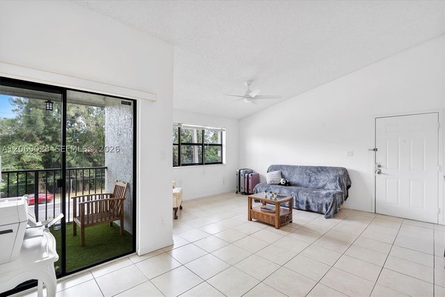 610 S Park Rd 35-1, Hollywood, FL 33021