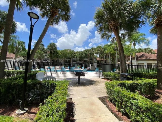 610 S Park Rd 35-1, Hollywood, FL 33021