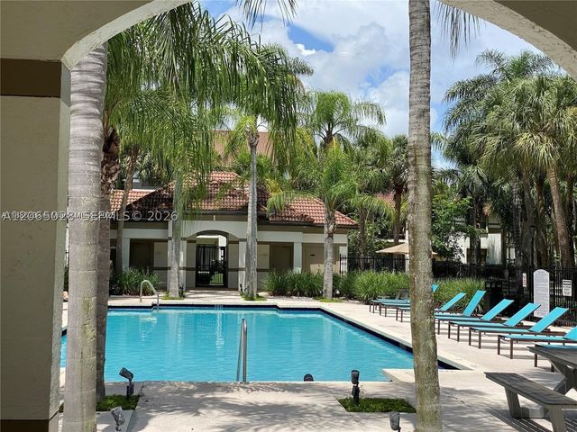 610 S Park Rd 35-1, Hollywood, FL 33021
