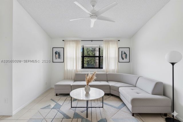 610 S Park Rd 35-1, Hollywood, FL 33021