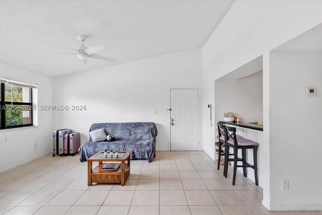 610 S Park Rd 35-1, Hollywood, FL 33021