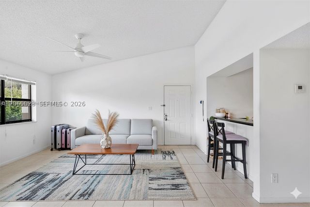 610 S Park Rd 35-1, Hollywood, FL 33021