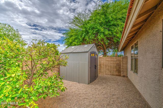 2233 E RAWHIDE Street, Gilbert, AZ 85296