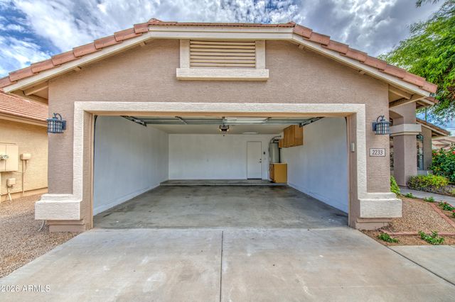2233 E RAWHIDE Street, Gilbert, AZ 85296