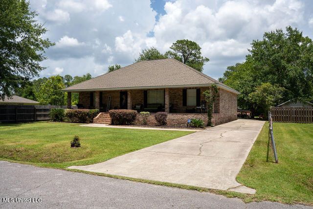 6816 Natchez Street, Biloxi, MS 39532