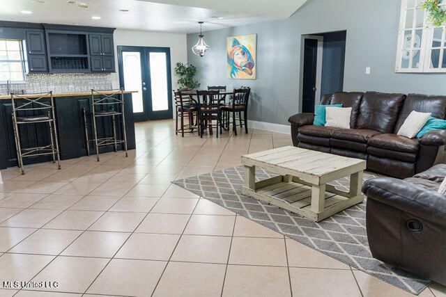 6816 Natchez Street, Biloxi, MS 39532