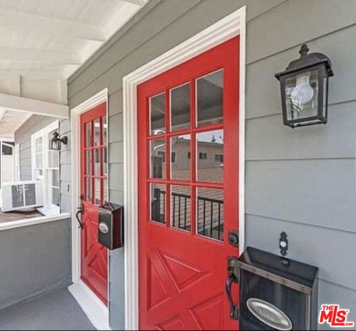 852 11th Street D, Santa Monica, CA 90403
