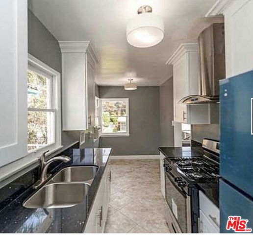 852 11th Street D, Santa Monica, CA 90403