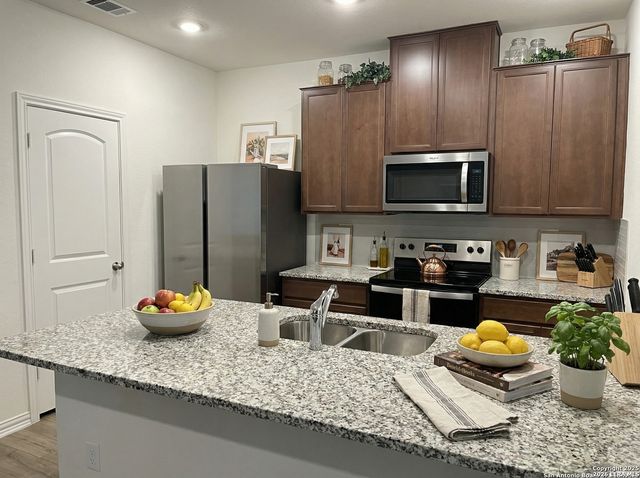 11627 Black Rose, San Antonio, TX 78245