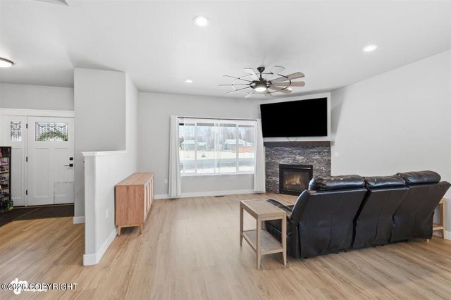8461 N Michaelson Street, Palmer, AK 99645