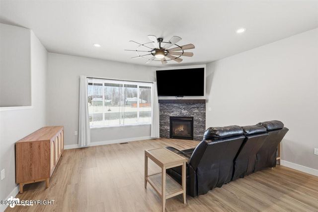 8461 N Michaelson Street, Palmer, AK 99645