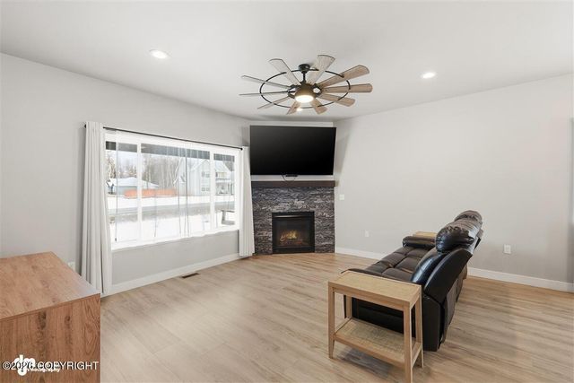 8461 N Michaelson Street, Palmer, AK 99645