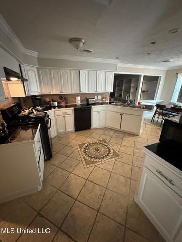 1441 School Park Street, Jackson, MS 39213