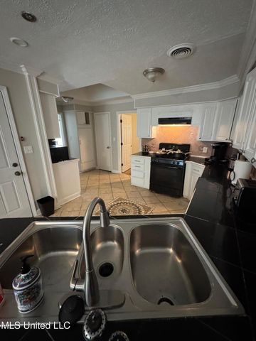 1441 School Park Street, Jackson, MS 39213