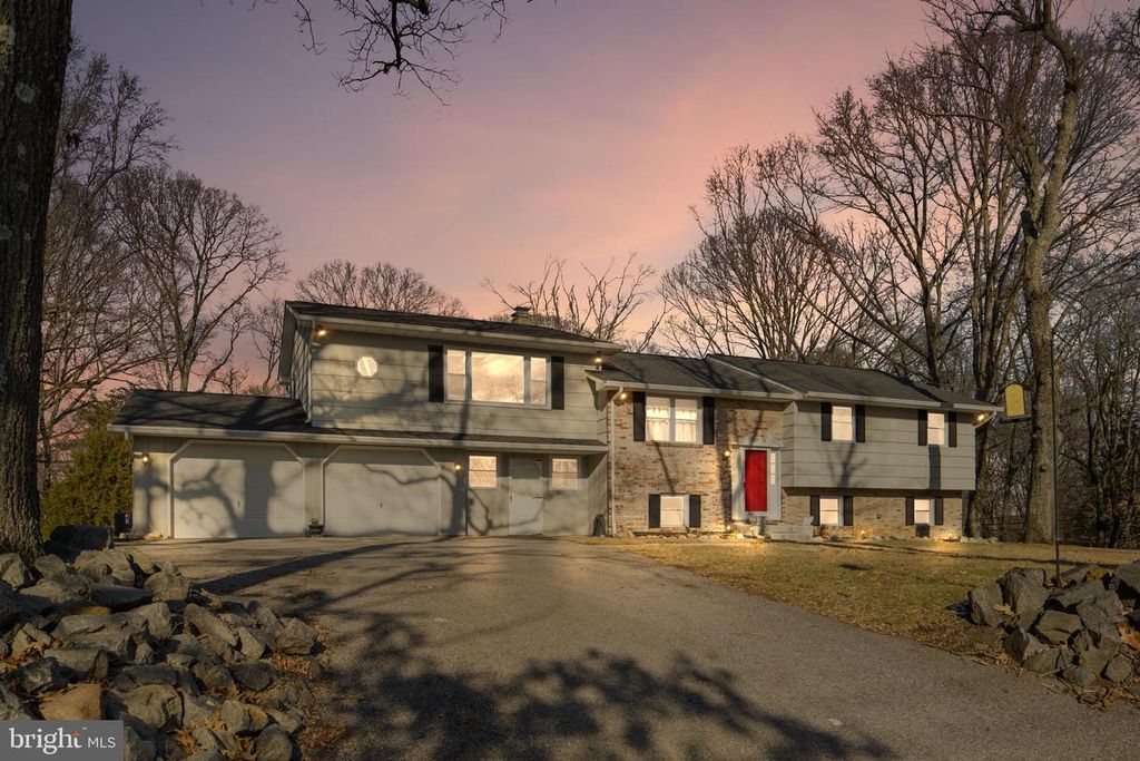 876 SHORE ACRES RD, Arnold, MD 21012