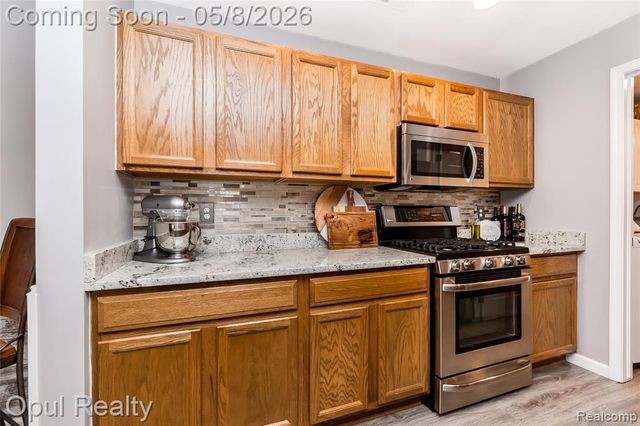 11762 Farmington Road, Livonia, MI 48150