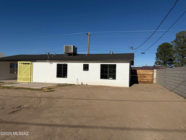 1204 S 1st Avenue, Safford, AZ 85546