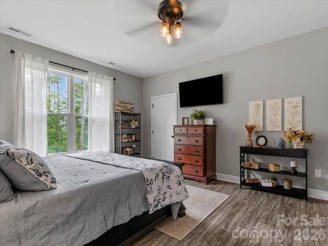 36 Cherry Ridge Lane, Weaverville, NC 28787