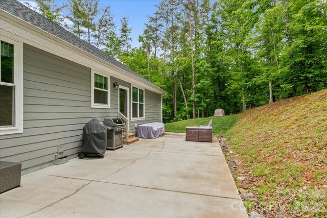 36 Cherry Ridge Lane, Weaverville, NC 28787