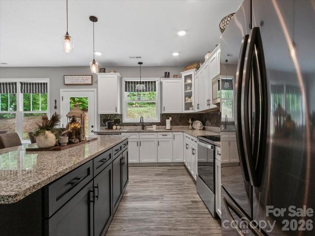 36 Cherry Ridge Lane, Weaverville, NC 28787