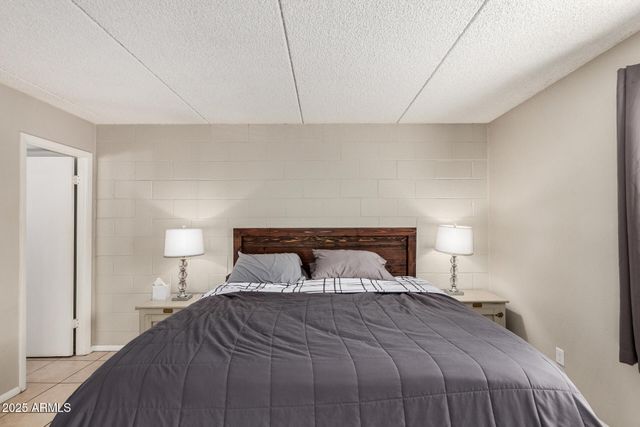 4201 E CAMELBACK Road 15, Phoenix, AZ 85018