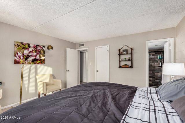 4201 E CAMELBACK Road 15, Phoenix, AZ 85018