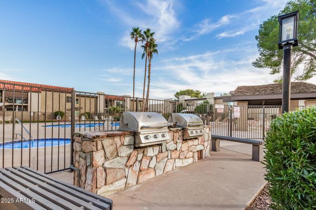 4201 E CAMELBACK Road 15, Phoenix, AZ 85018