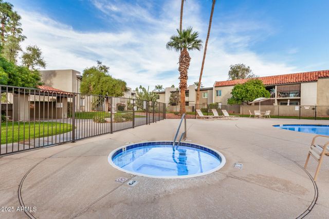 4201 E CAMELBACK Road 15, Phoenix, AZ 85018