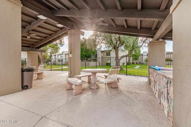 4201 E CAMELBACK Road 15, Phoenix, AZ 85018