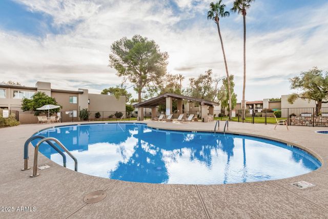 4201 E CAMELBACK Road 15, Phoenix, AZ 85018