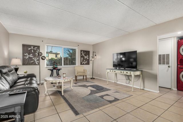 4201 E CAMELBACK Road 15, Phoenix, AZ 85018