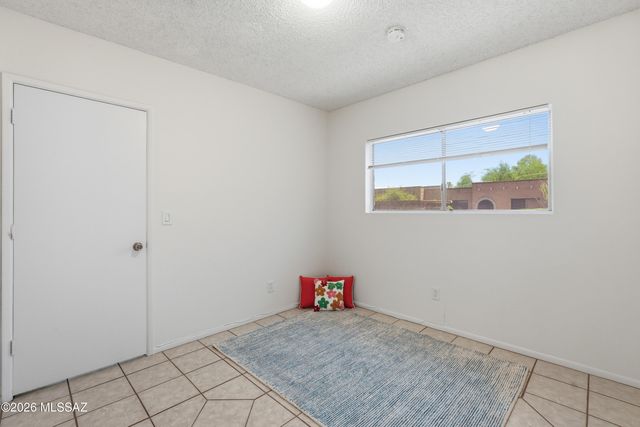 2852 W Sheryl Drive, Tucson, AZ 85713