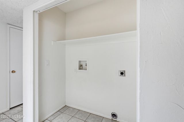 2852 W Sheryl Drive, Tucson, AZ 85713